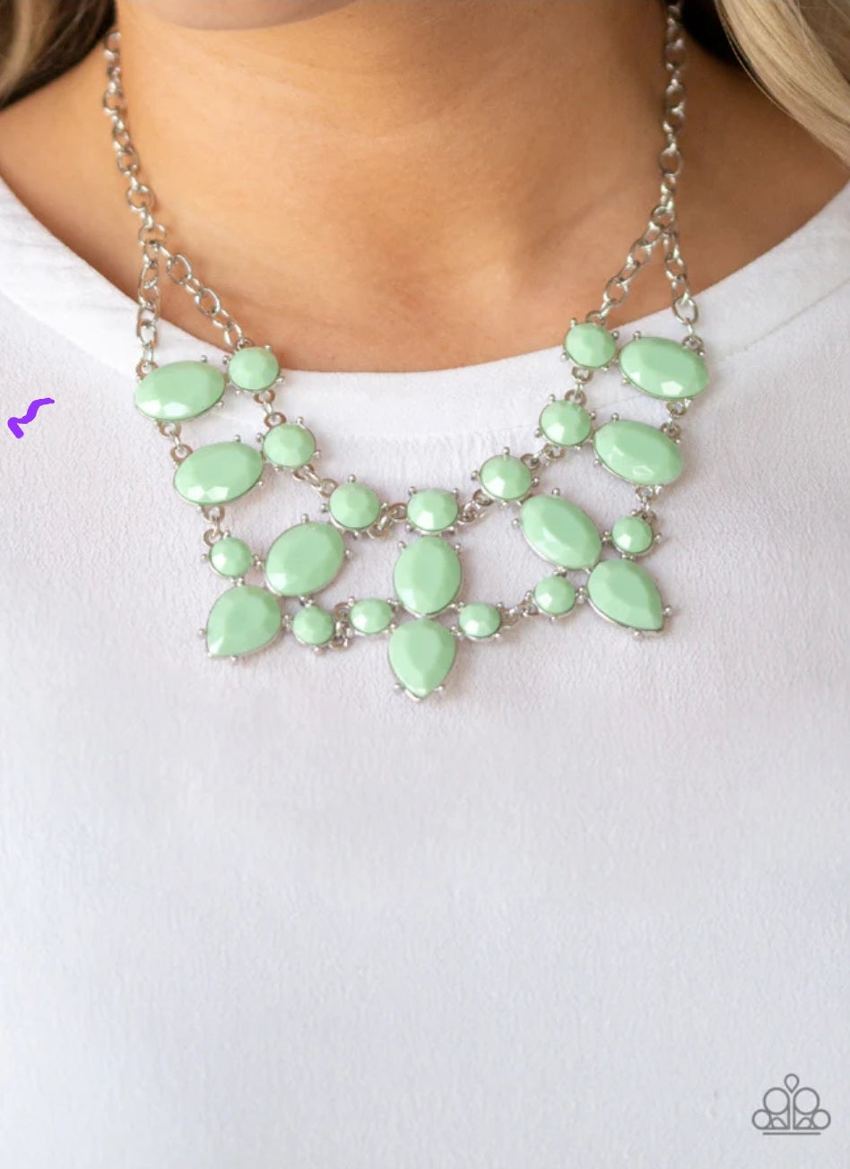 Paparazzi Goddess Glow Green Necklace