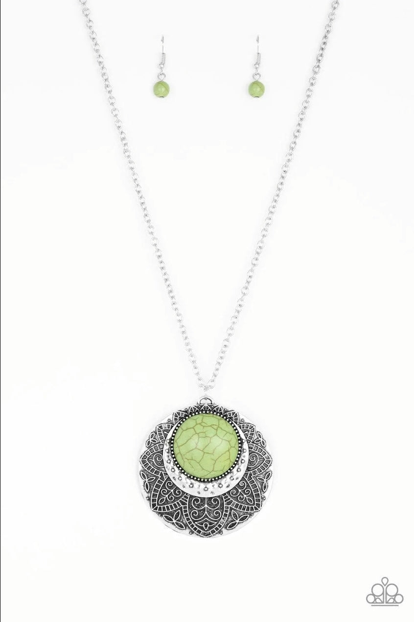 Paparazzi Medallion Meadow - Green Necklace