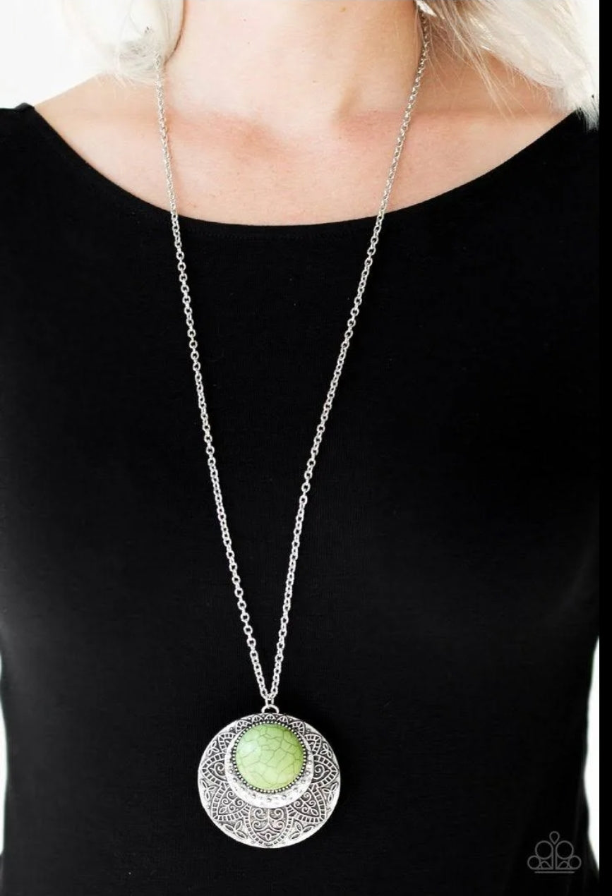 Paparazzi Medallion Meadow - Green Necklace