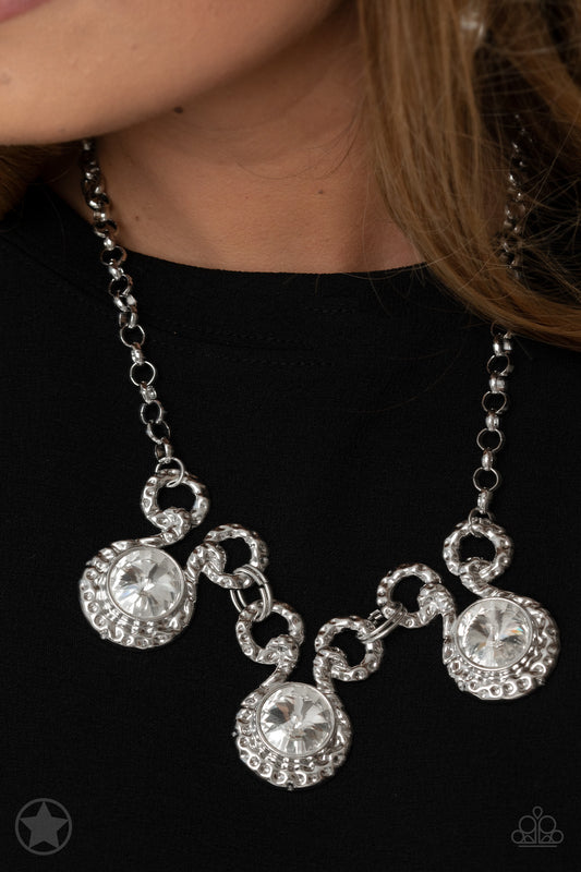 Paparazzi Hypnotized - Silver Necklace