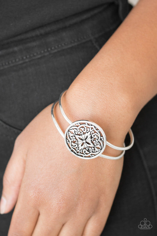 Paparazzi Mandala Majesty - Silver Bracelet