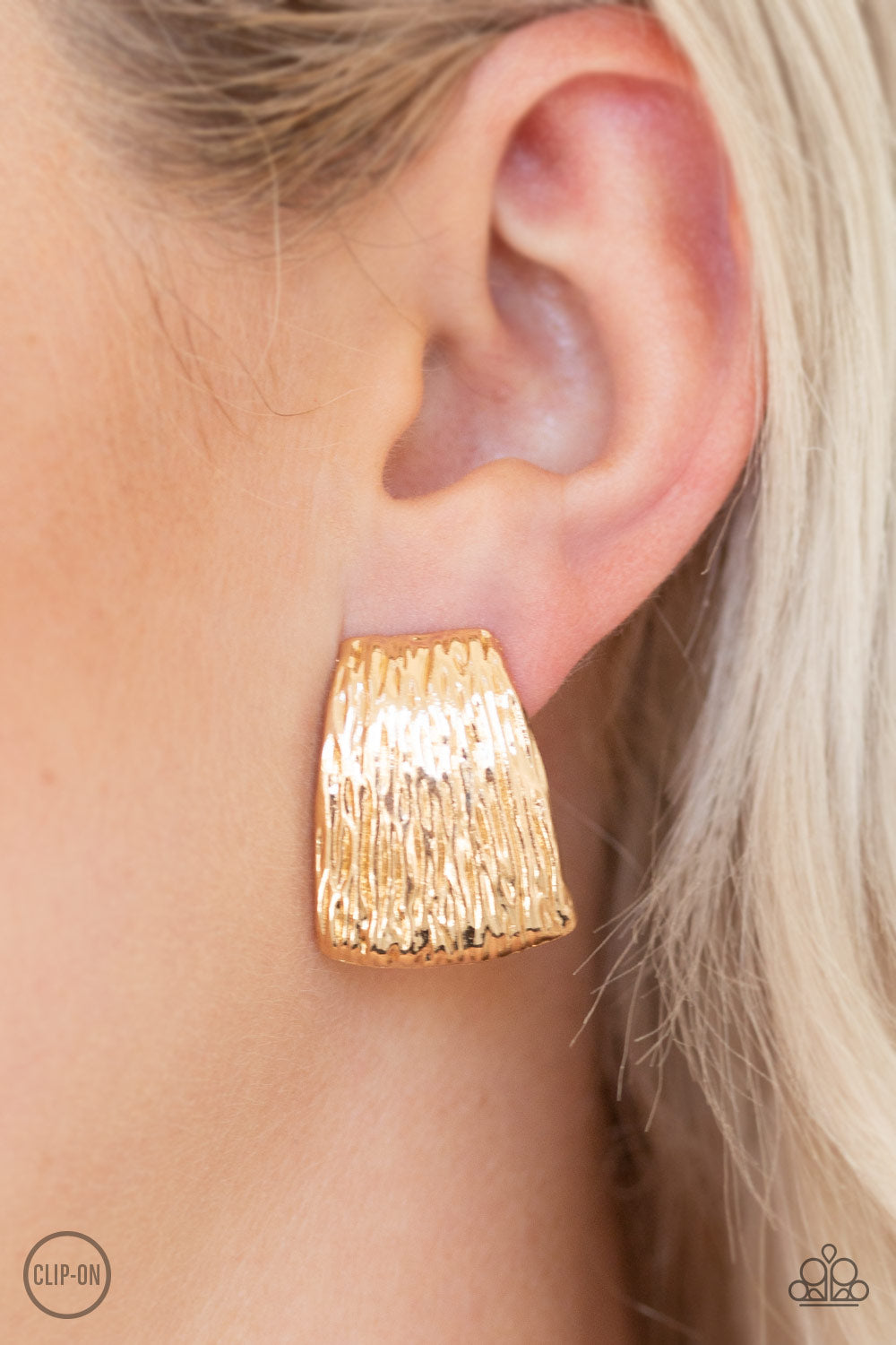 Paparazzi Superstar Shimmer - Gold Earring