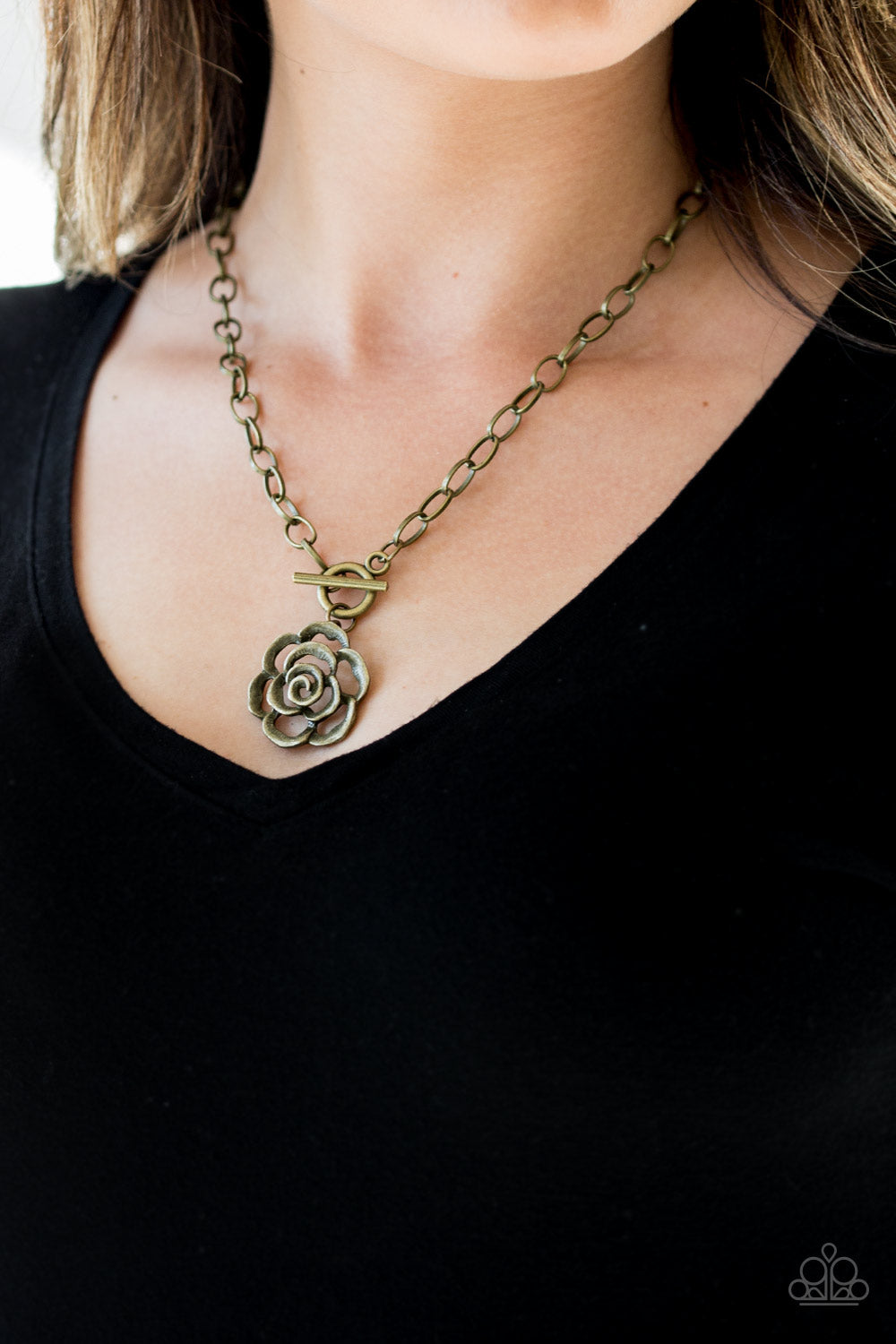 Paparazzi Beautifully In Bloom - Brass Necklace