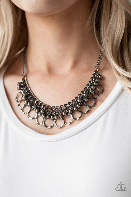 Paparazzi Ring Leader Radiance - Black Necklace