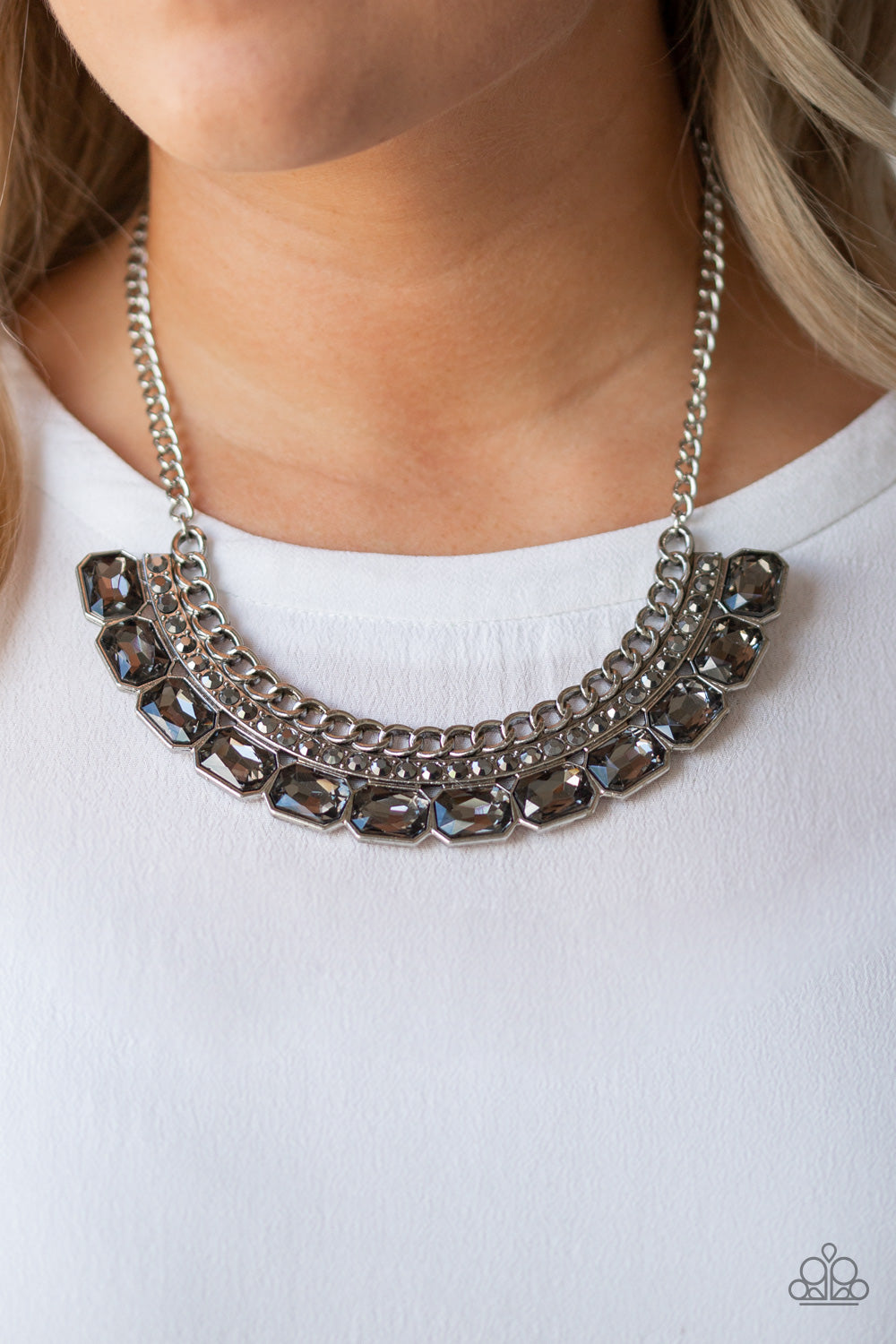 Paparazzi Killer Knockout - Silver Necklace