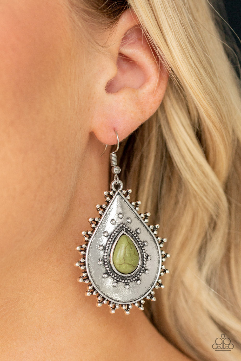 Paparazzi Desert Drama - Green Earring