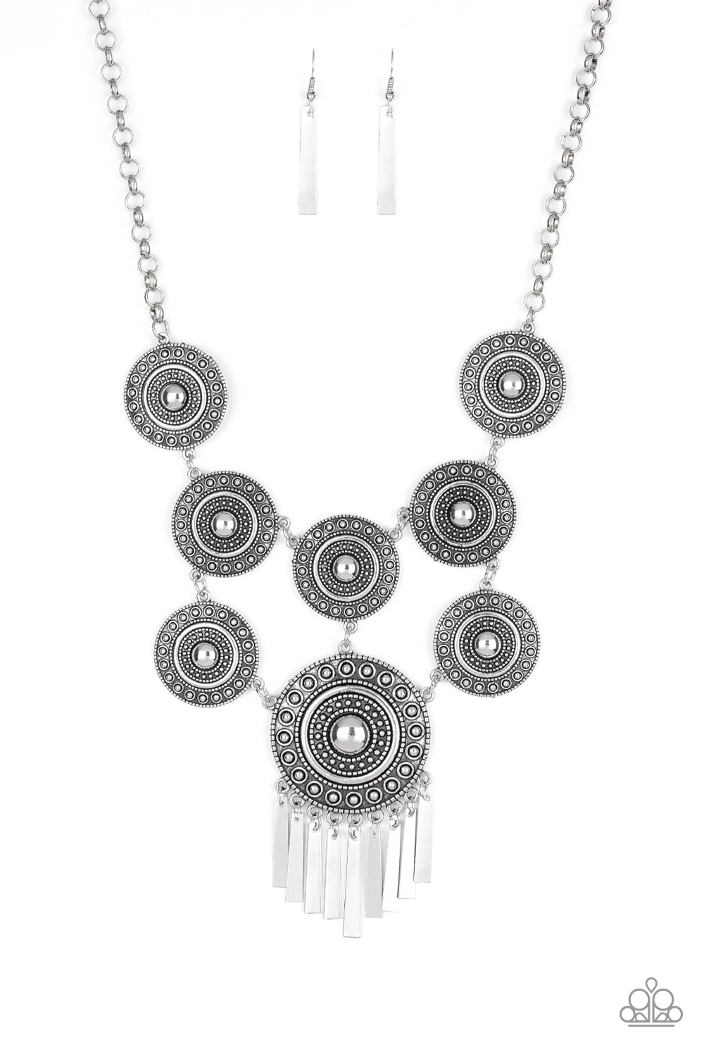 Paparazzi Modern Medalist Necklace