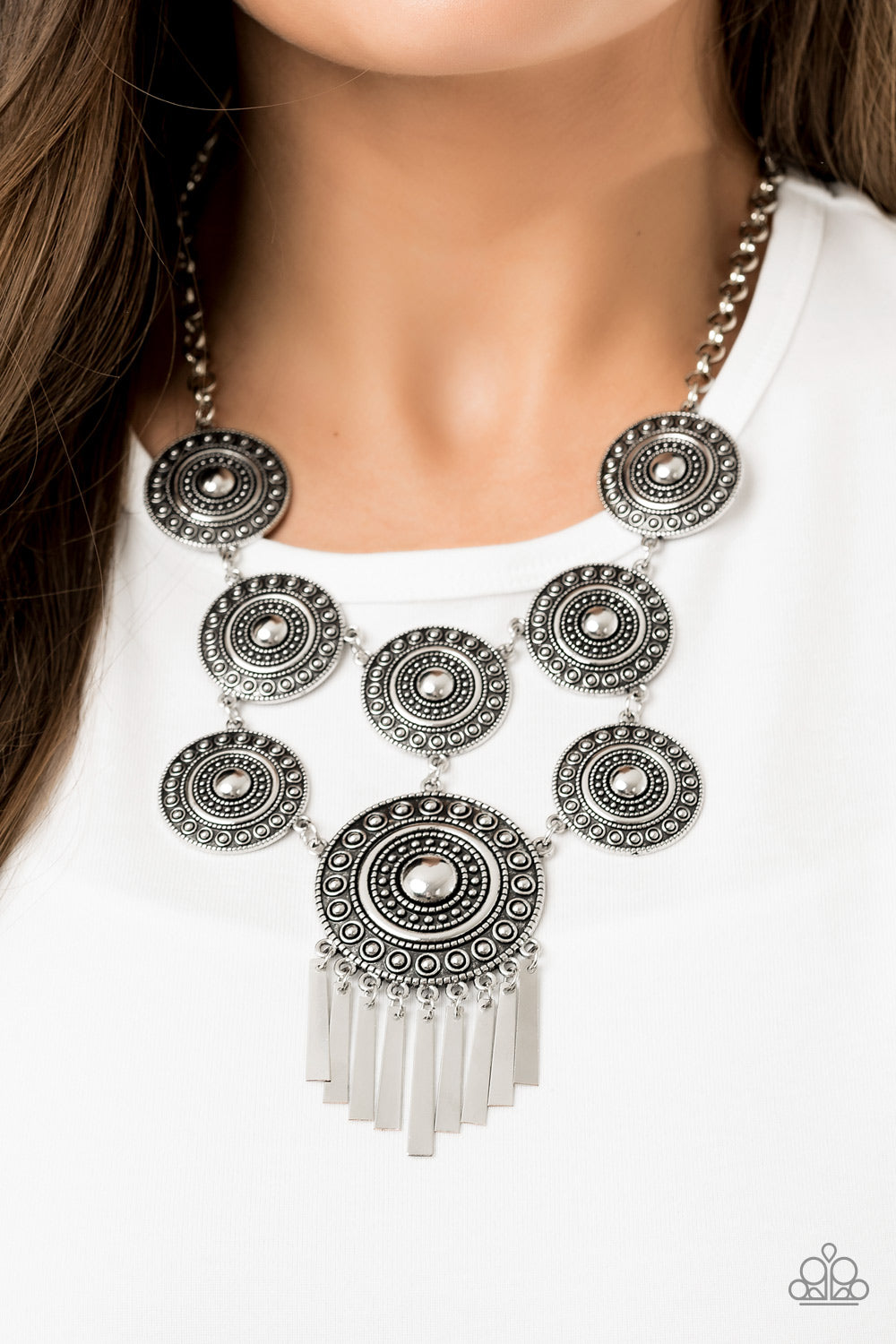 Paparazzi Modern Medalist Necklace