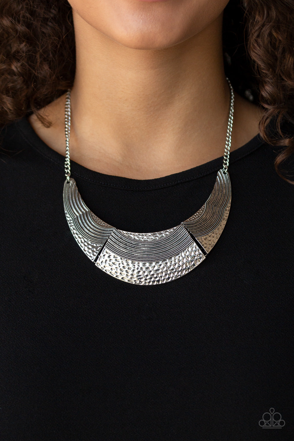 Paparazzi Utterly Untamable - Silver Necklace