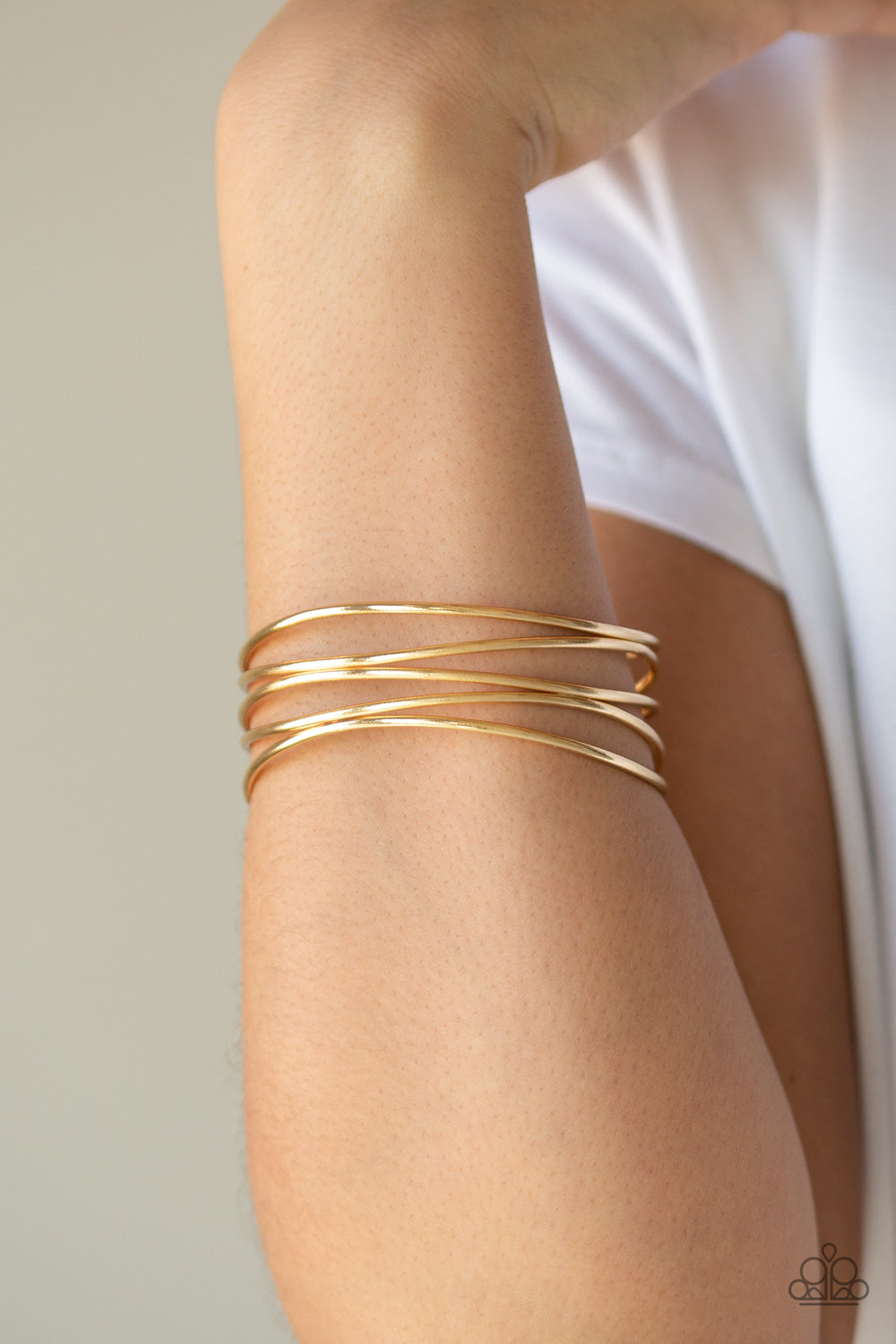 Paparazzi Showstopping Sheen - Gold Bracelet