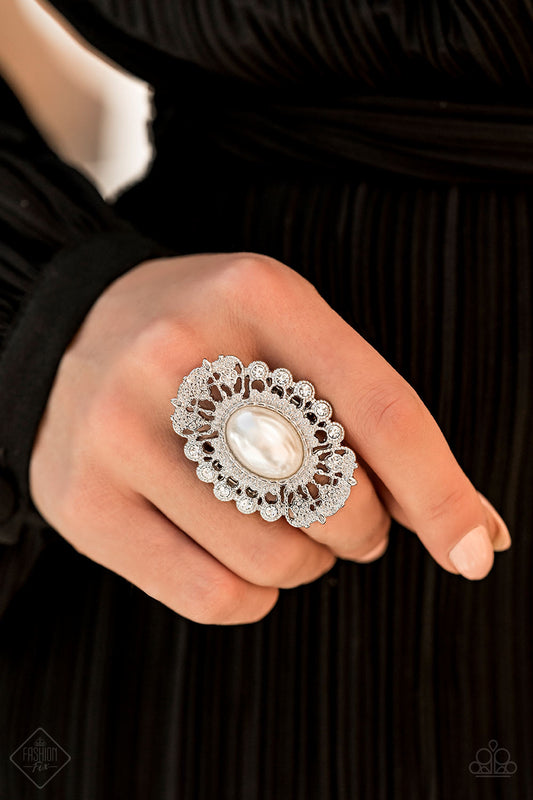 Paparazzi Radiantly Regal Ring