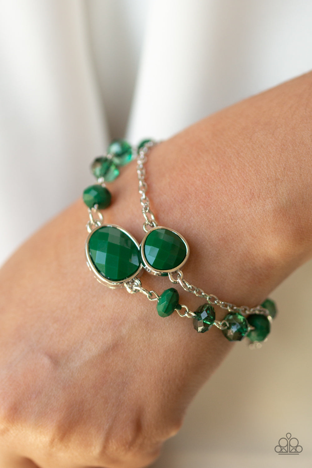 Paparazzi Crowd Pleaser - Green Bracelet