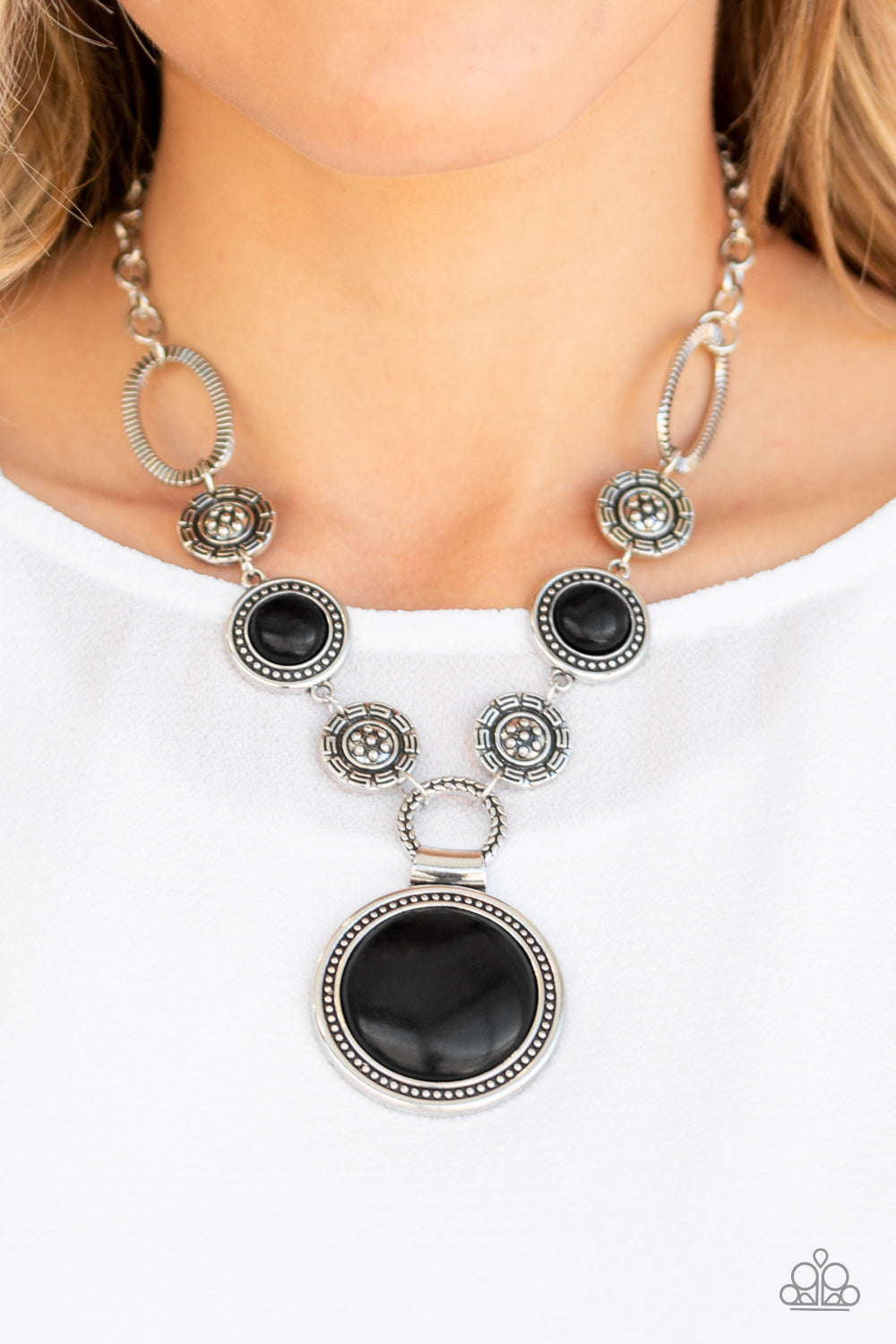 Paparazzi Sedona Drama - Black Necklace