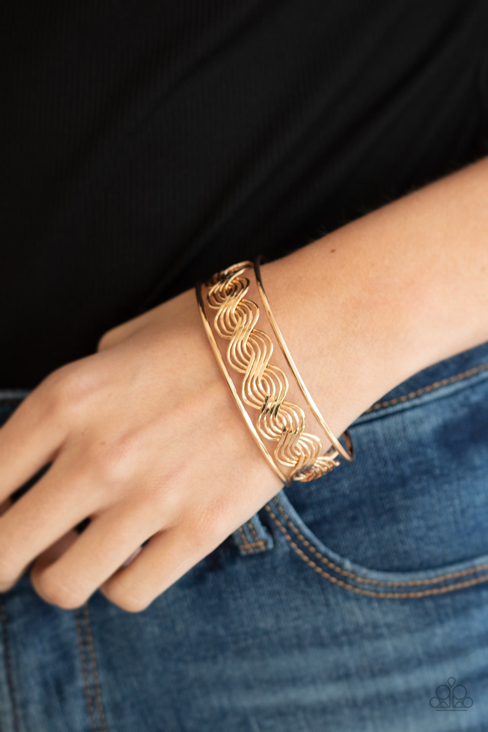 Paparazzi WEAVE An Impression - Gold Cuff Bracelets