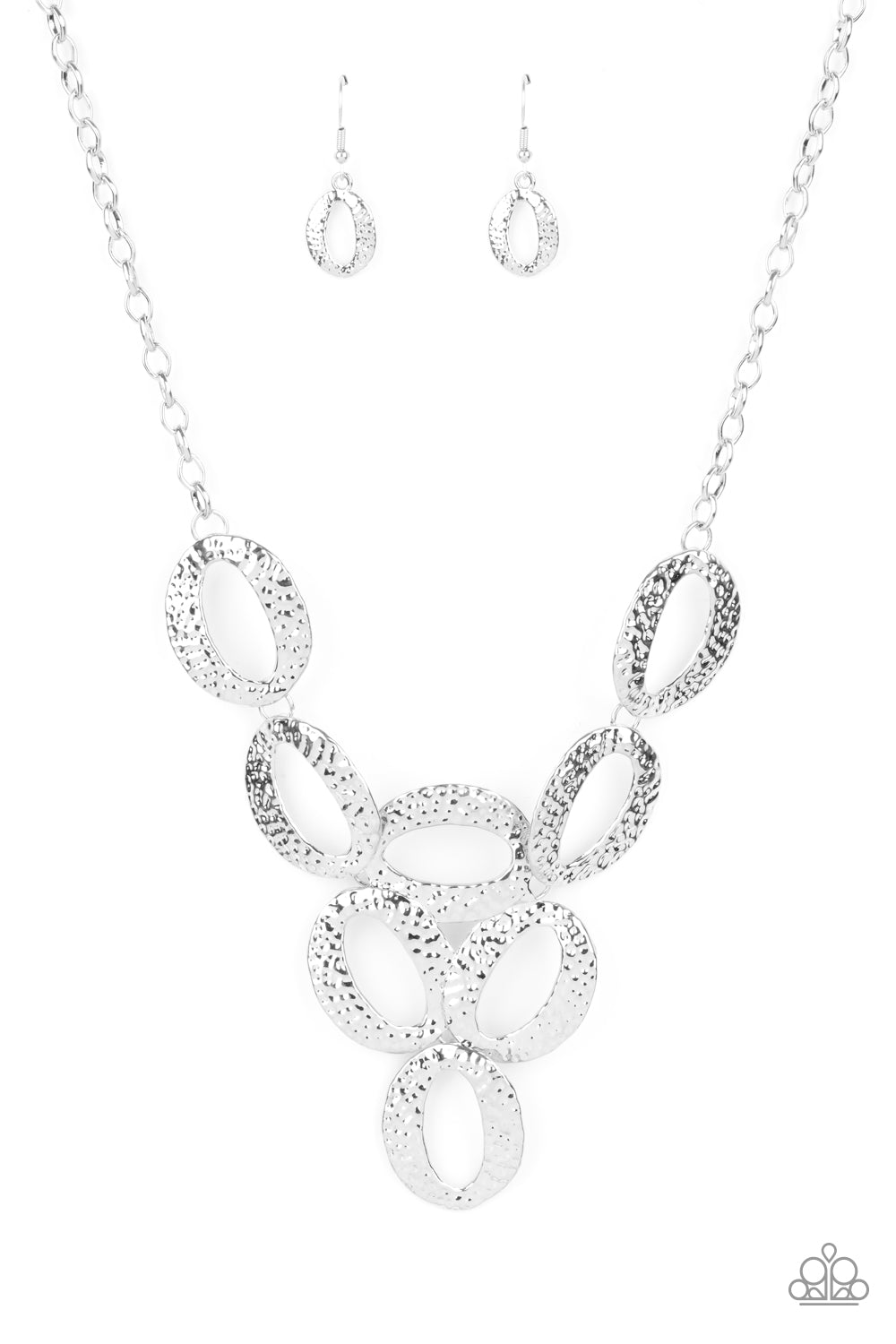 Paparazzi OVAL The Limit - Silver Necklace