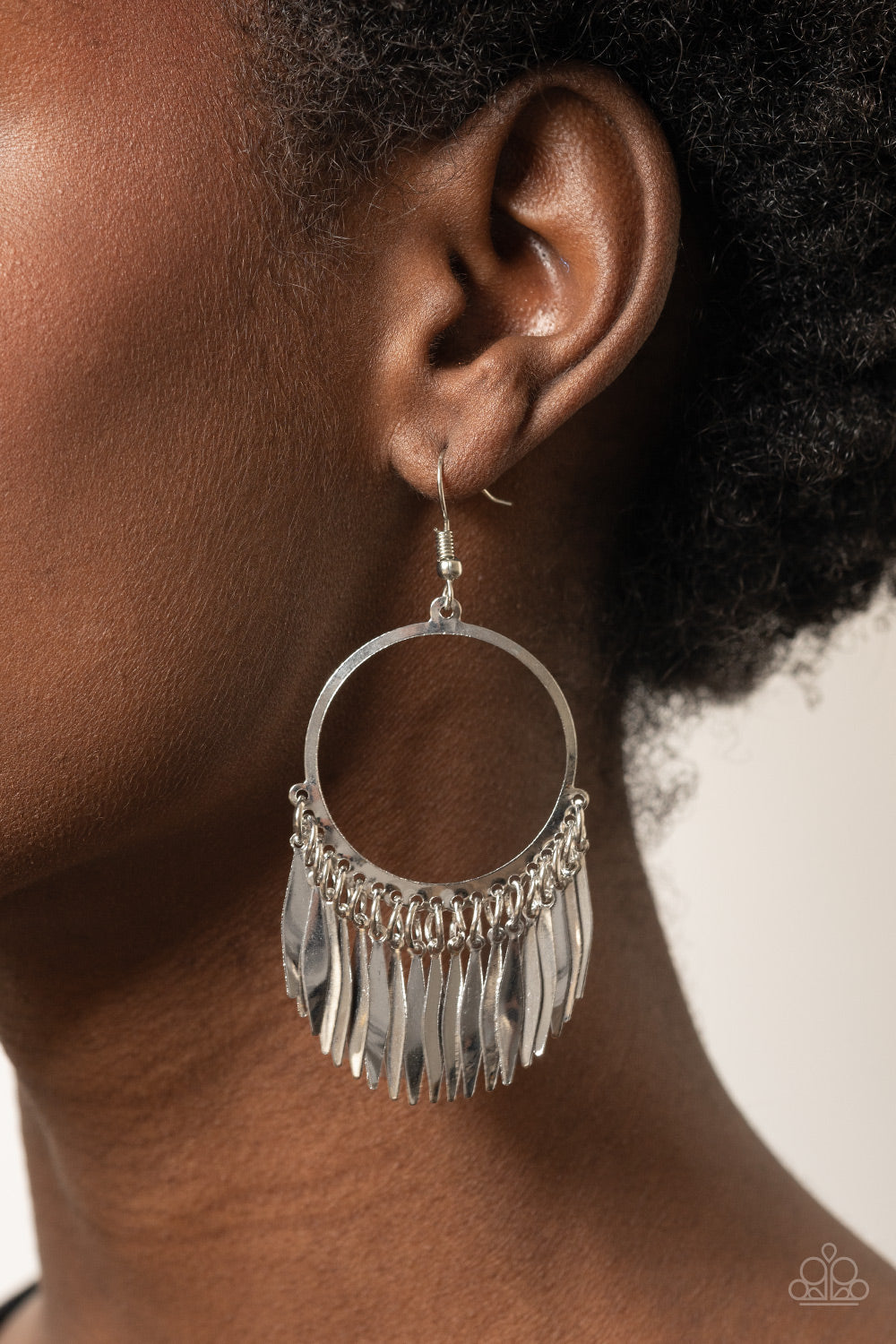 Paparazzi Radiant Chimes - Silver Earring