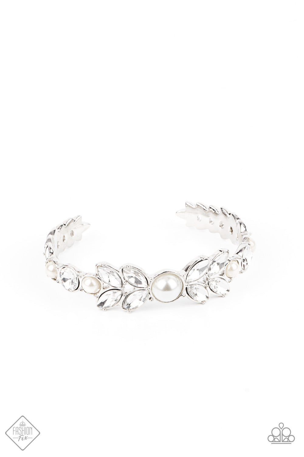 Paparazzi Regal Reminiscence- White - Bracelet