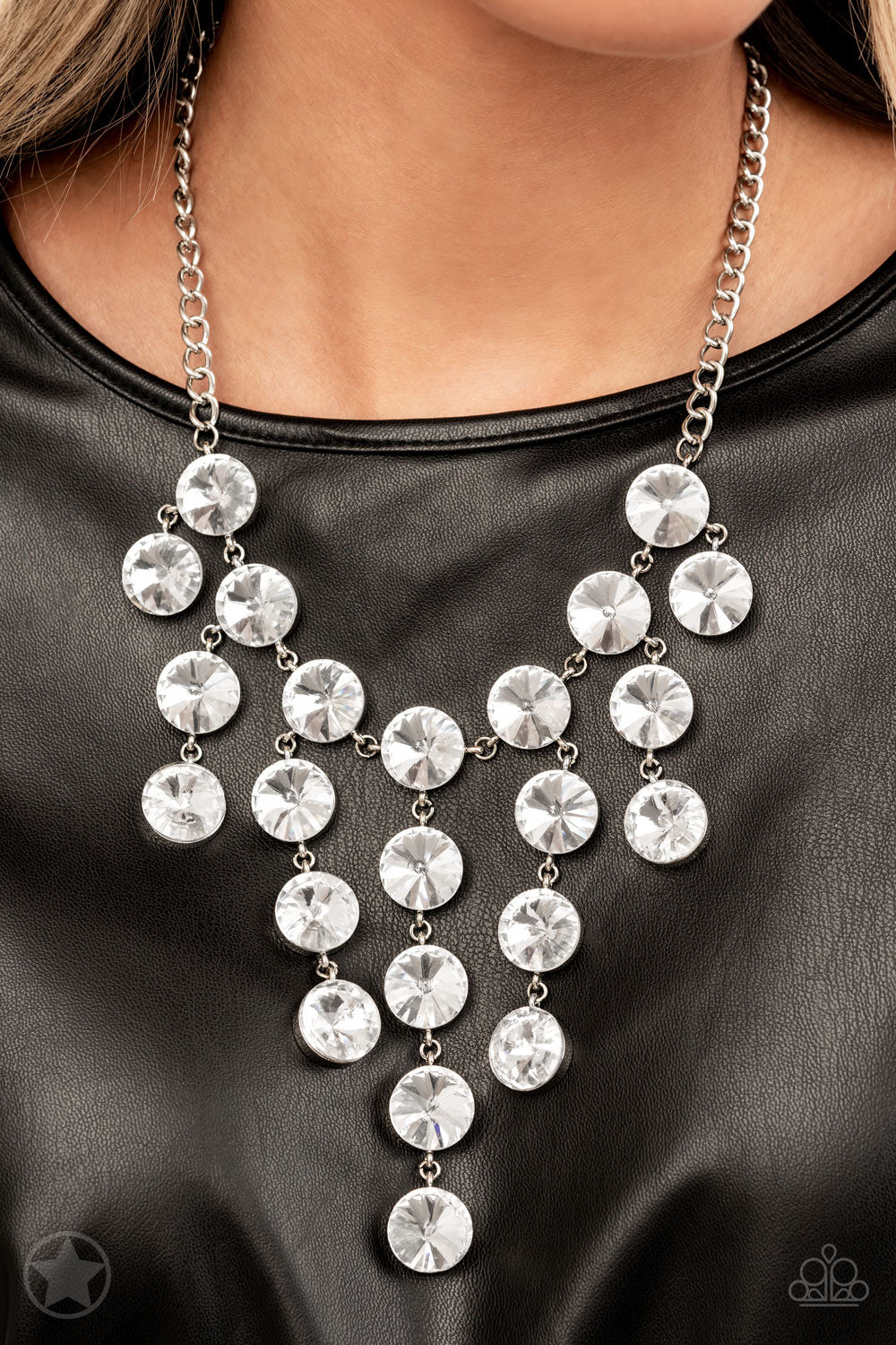 Paparazzi Spotlight Stunner Silver Necklace