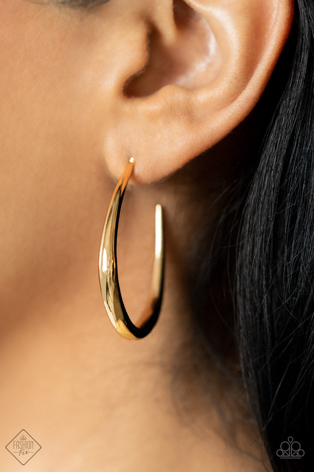 Paparazzi CURVE Your Appetite - Gold Earring