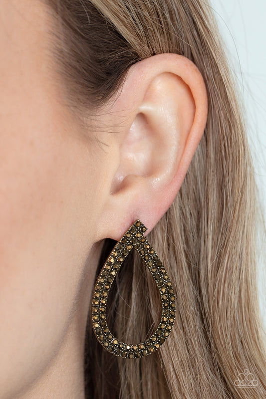 Paparazzi Diva Dust - Brass Earring