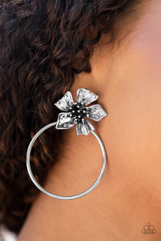 Paparazzi Buttercup Bliss - Silver Earring