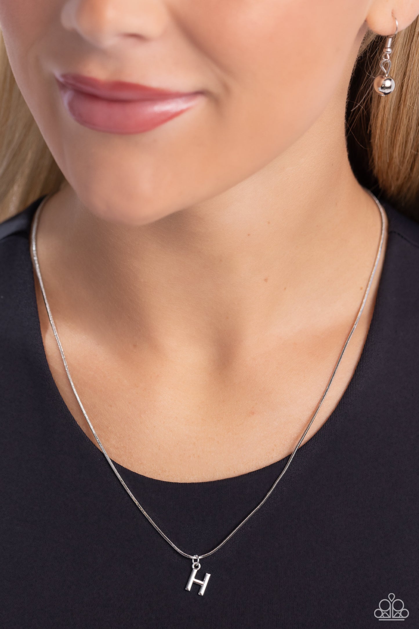 Paparazzi Seize the Initial - Silver - H Necklace